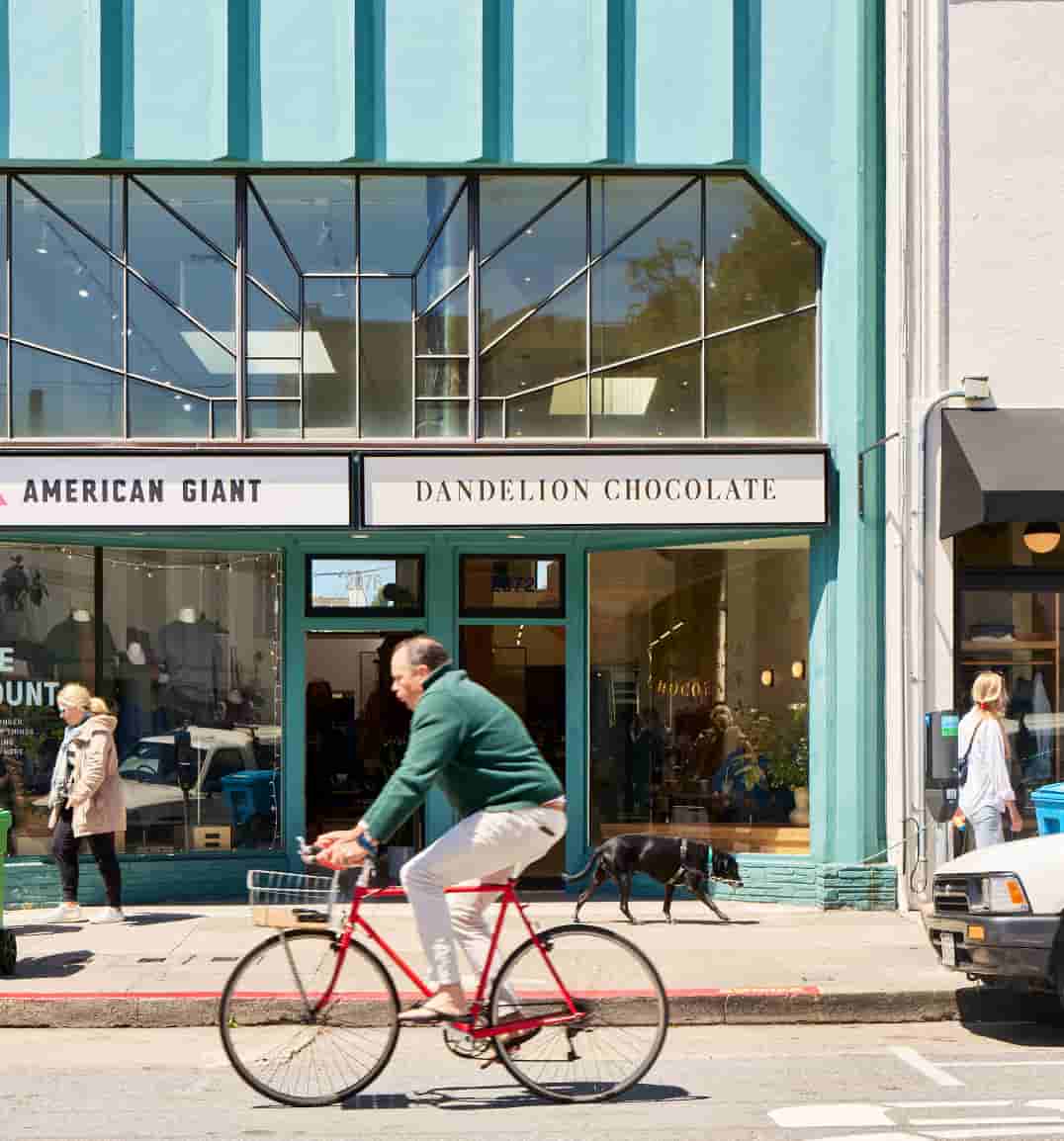 A street view of our new café on Chestnut Street in the Marina. 