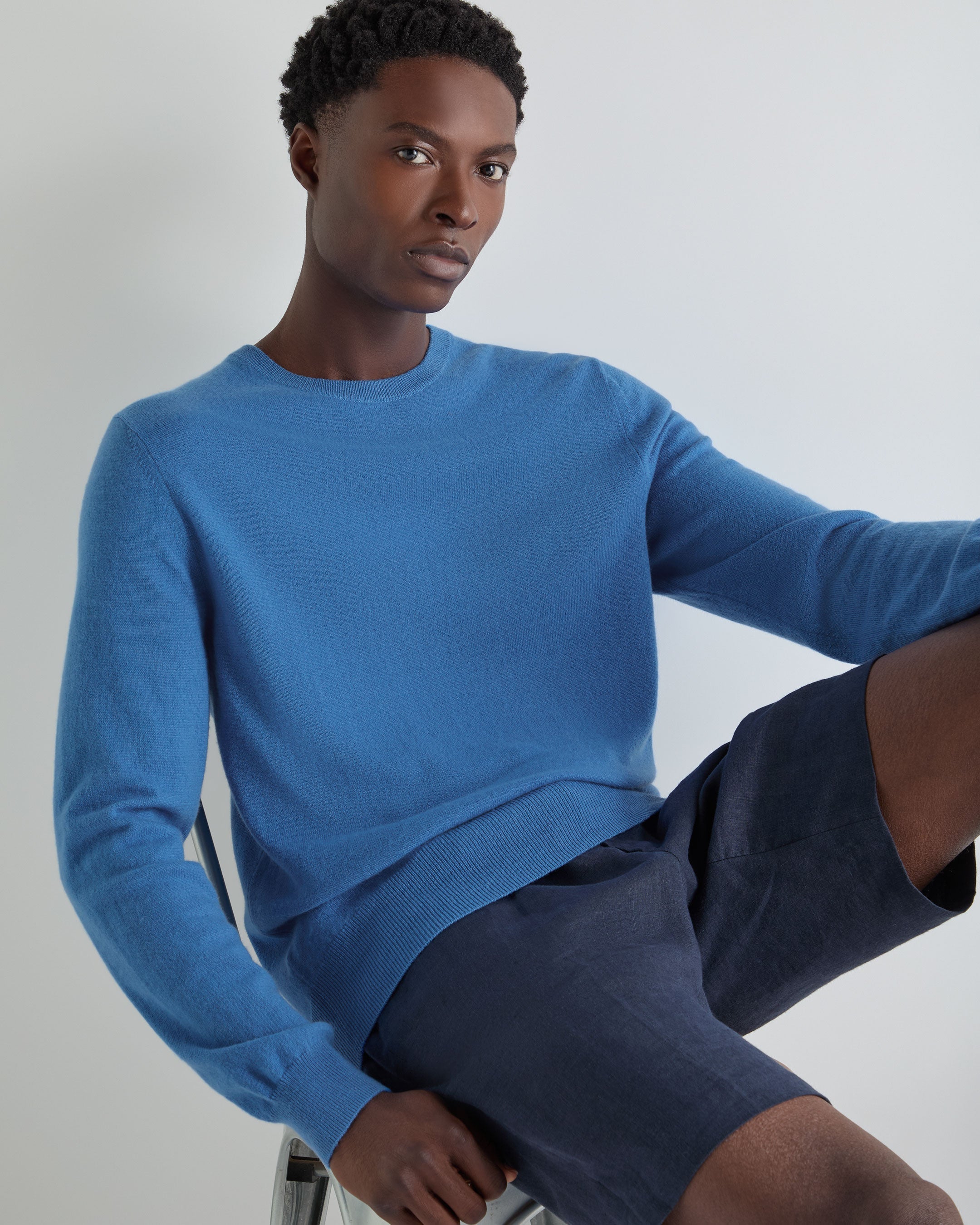 Image of Men's Oxford Round Neck Cashmere Sweater Sunshine Blue