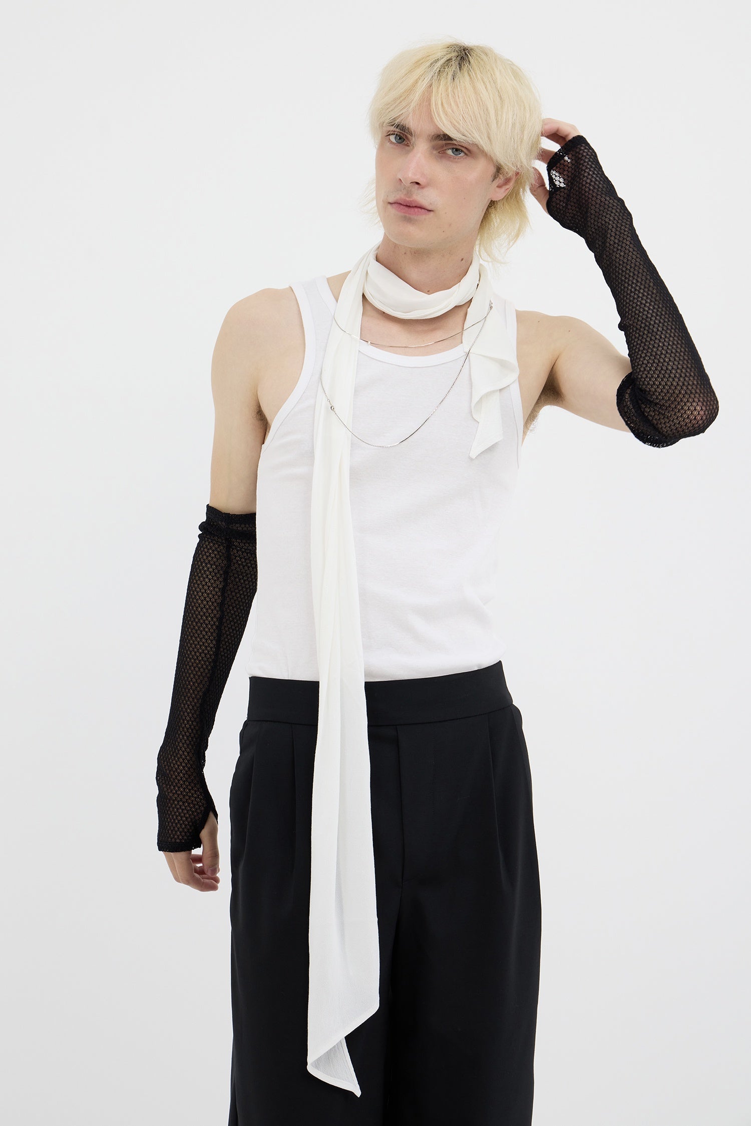ARMS LENGTH IN FACET, AW26