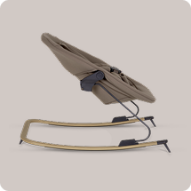 3 seat positions including lie-flat to support healthy posture from day one