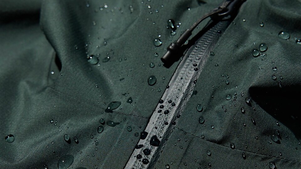 Uniqlo’s Soon-to-Be Viral Jacket Delivers Arc’teryx Vibes at Costco Prices