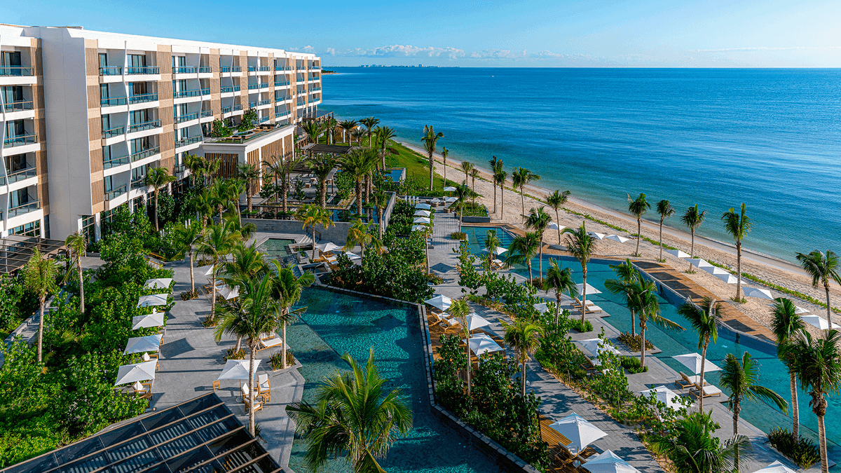 Cancun Oceanfront Luxury with Daily Breakfast & US$100 Resort Credit