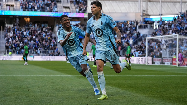 Anthony Markanich celebrating a goal