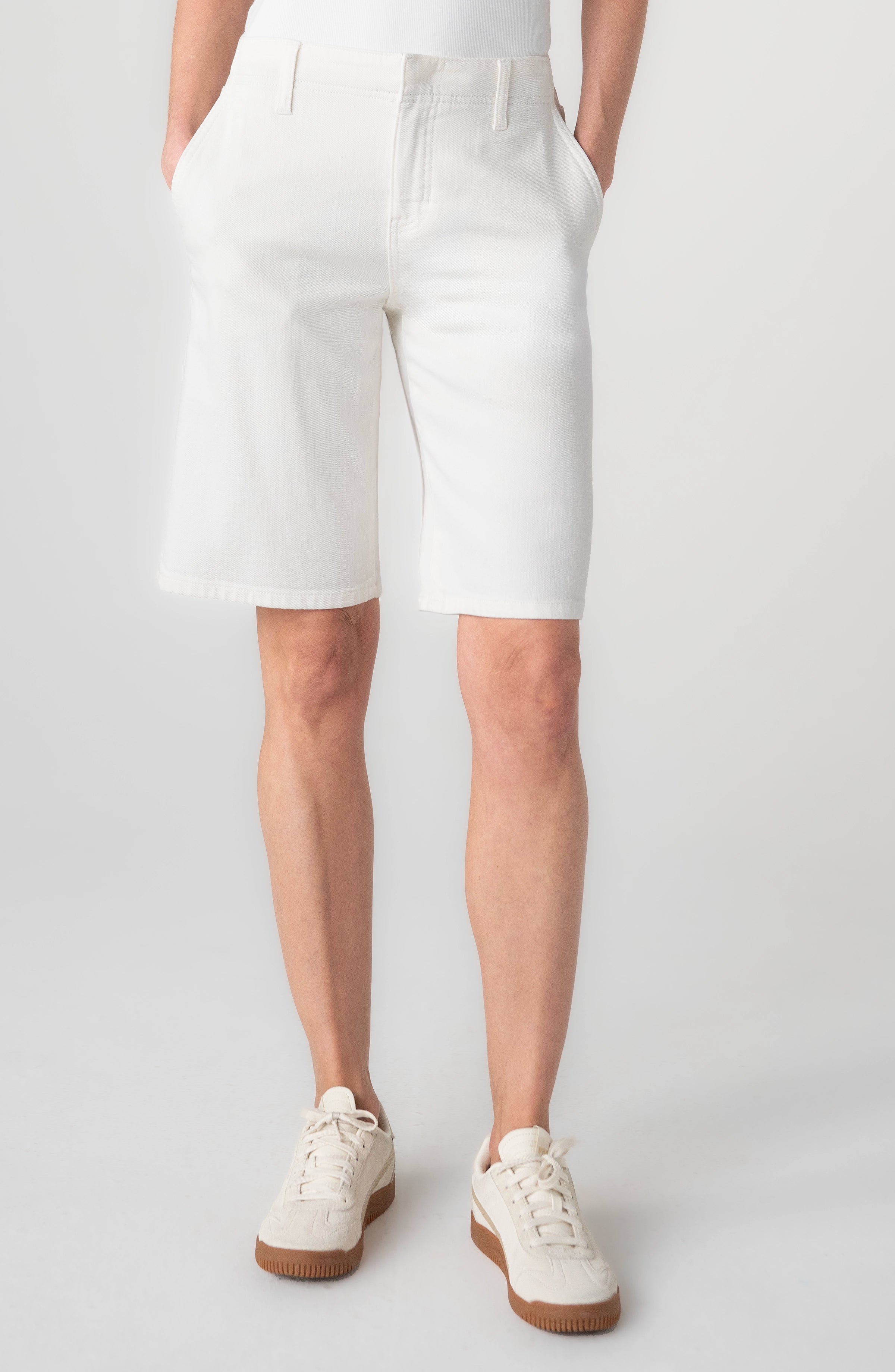 Image of THE WEEKENDER RELAXED SHORT