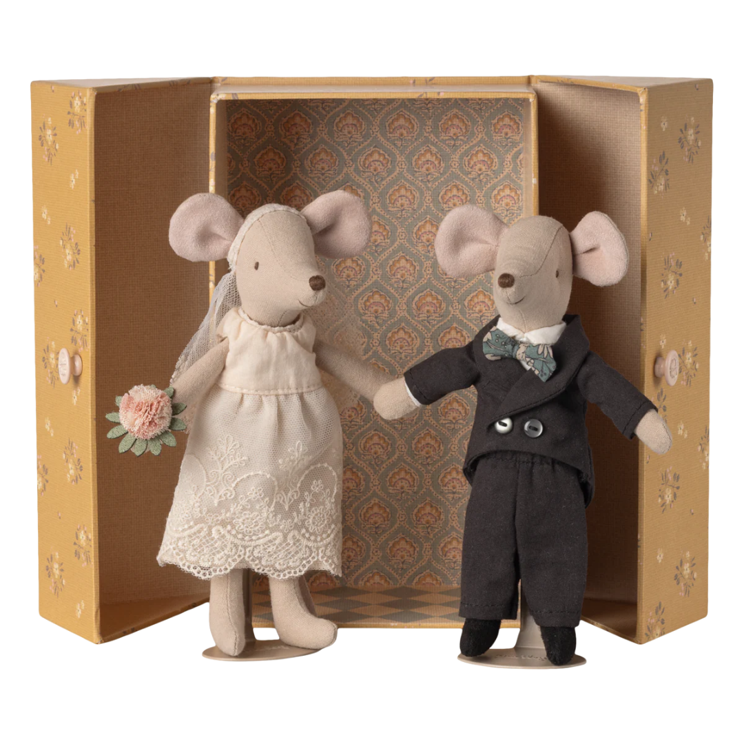 Image of Wedding Mice Couple in Matchbox - Mom & Dad