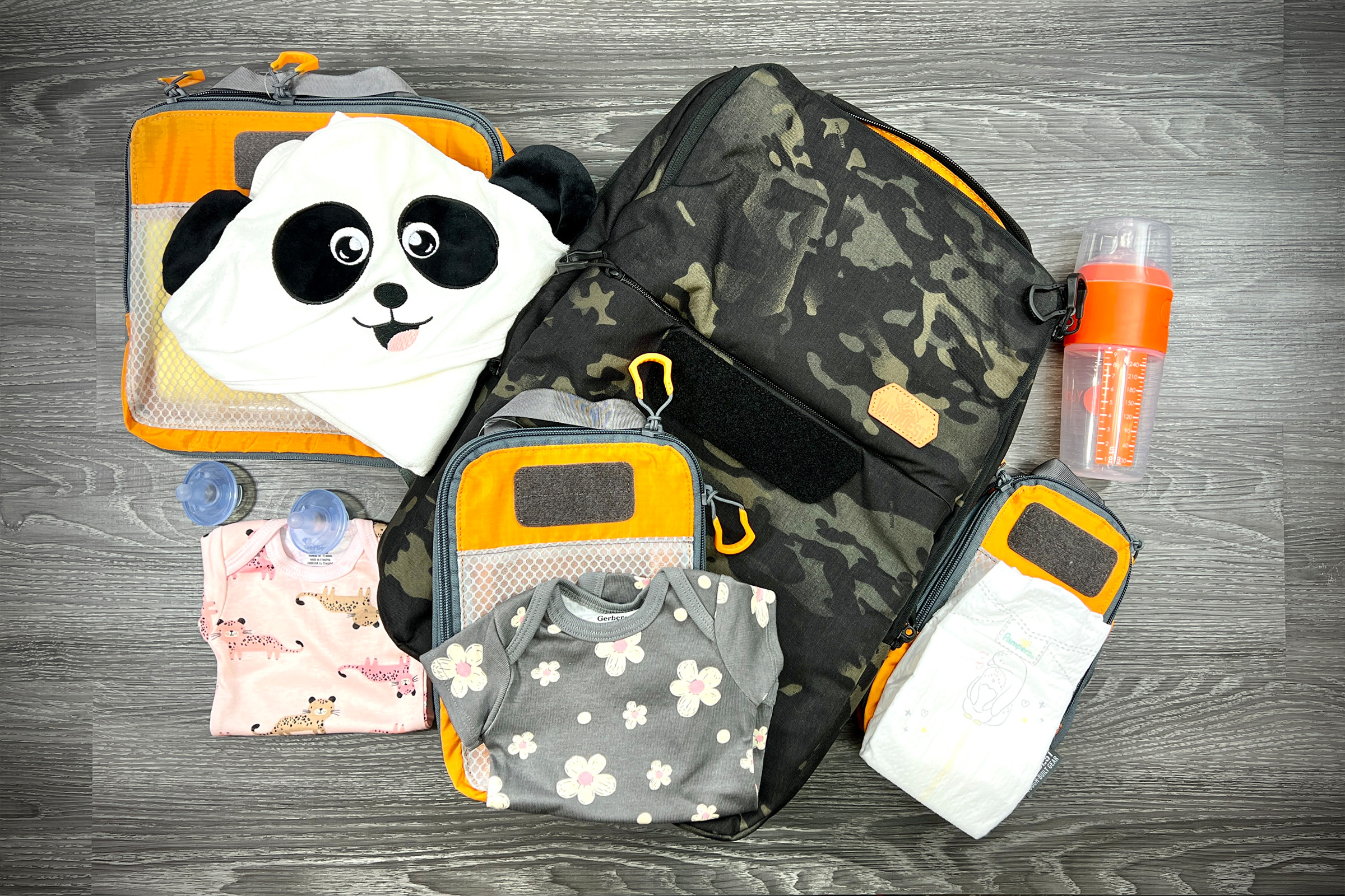 Dad bag carry: ADDAX backpack and Sticky packing cubes