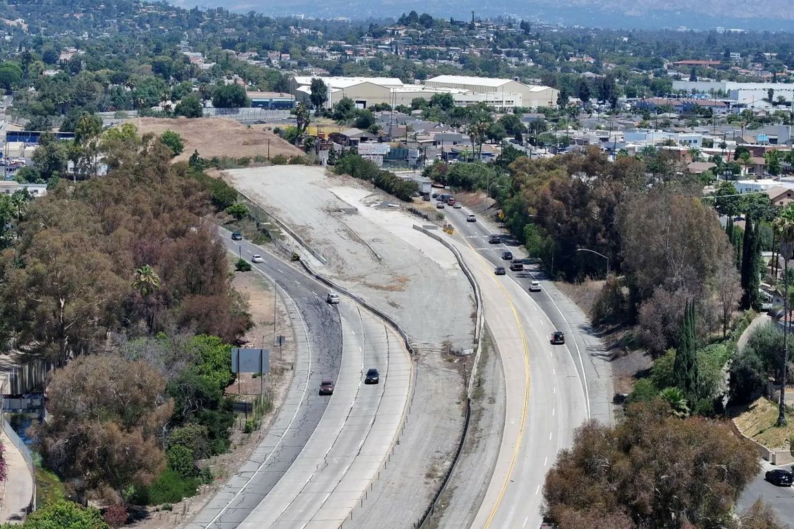 Aerial photo of 710 freeway ending just past the 10 freeway