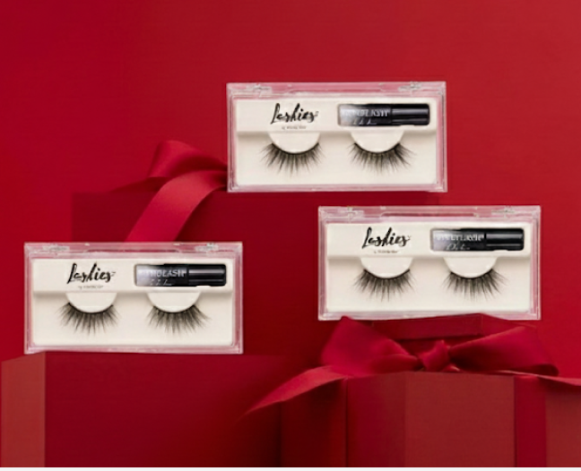 Moxielash Nano-Grip Lashies with Holiday Decor
