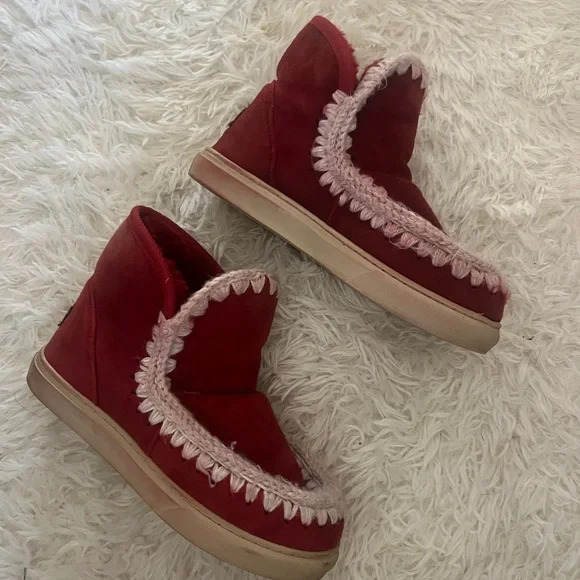 MOU Boots