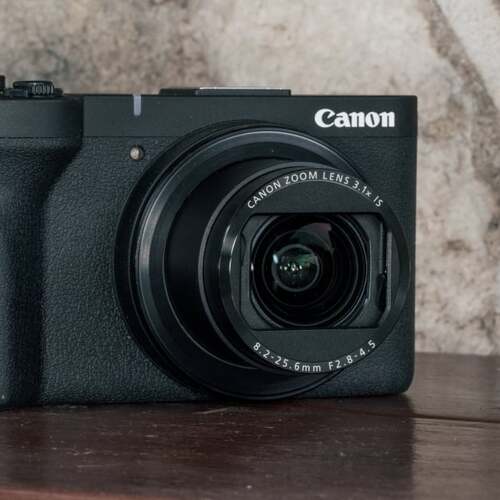 This Compact Canon Is a Solid Choice for Content Creators and Vloggers