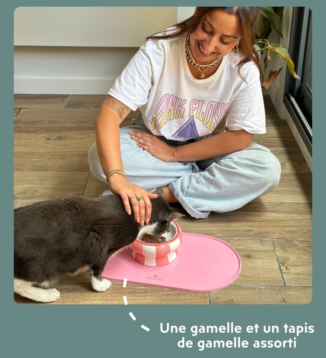 Une gamelle et un tapis de gamelle