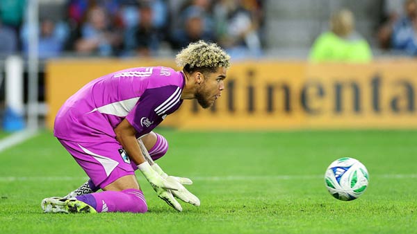 Dayne making a save