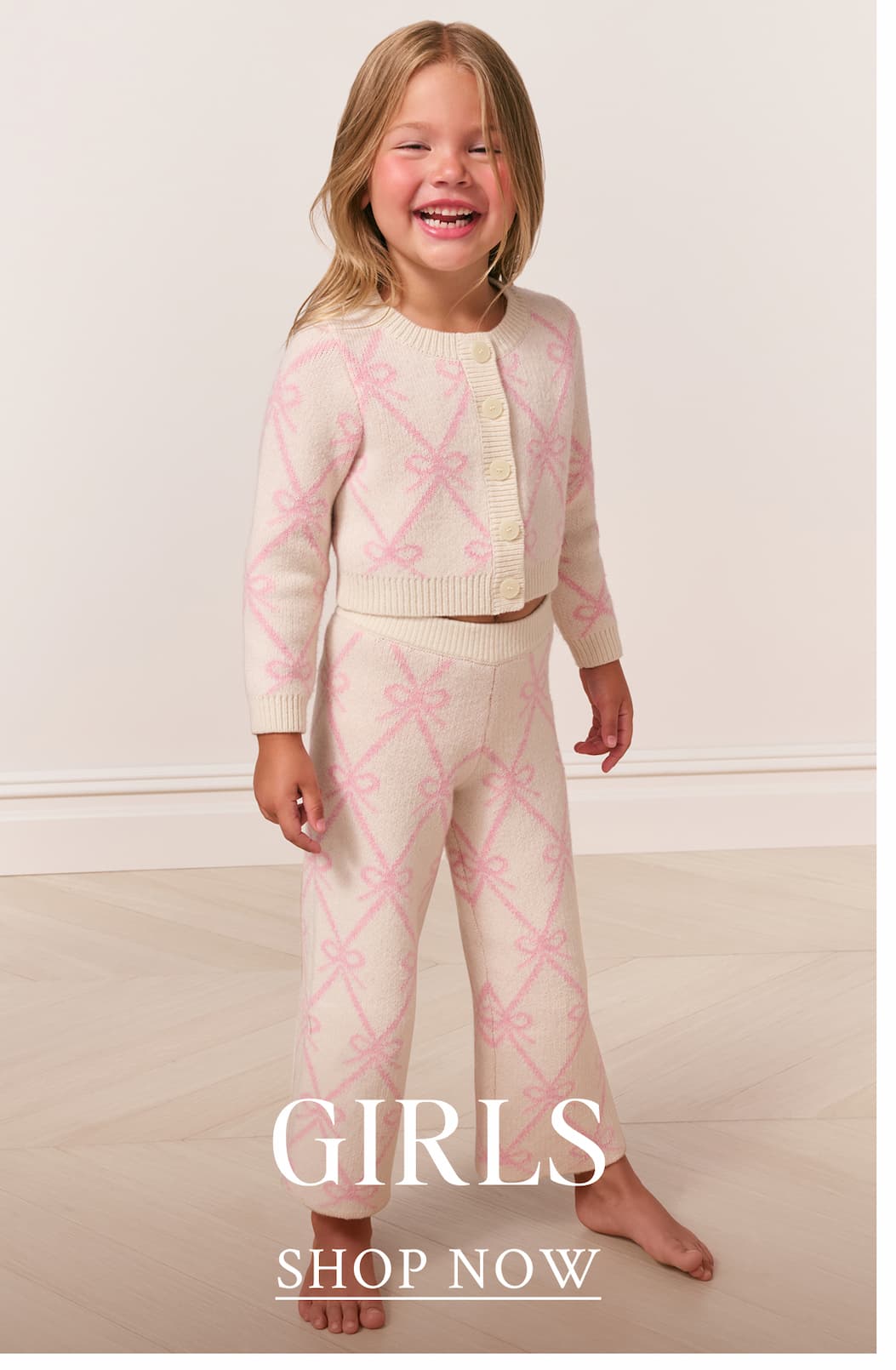 GIRLS <SHOP NOW>