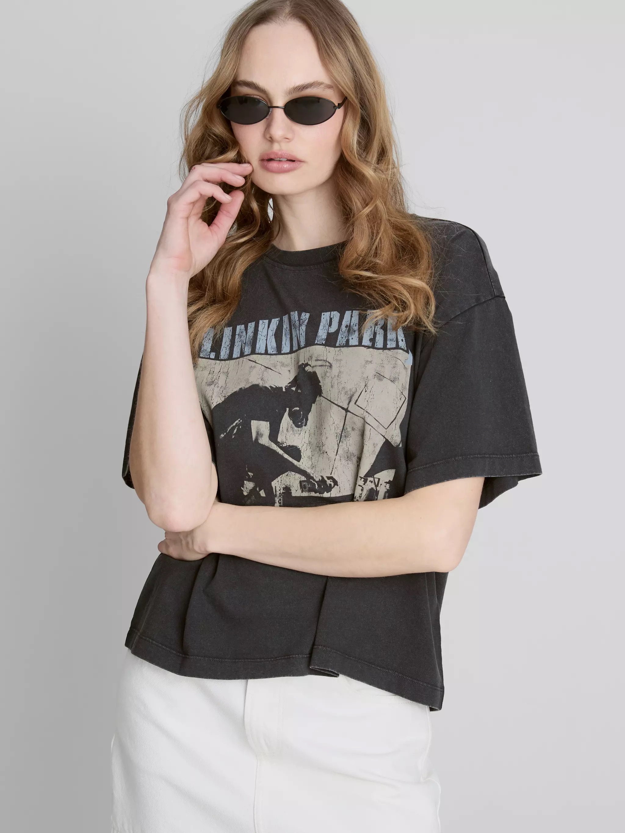 Woman wearing a Linkin Park Cotton Graphic Band Tee