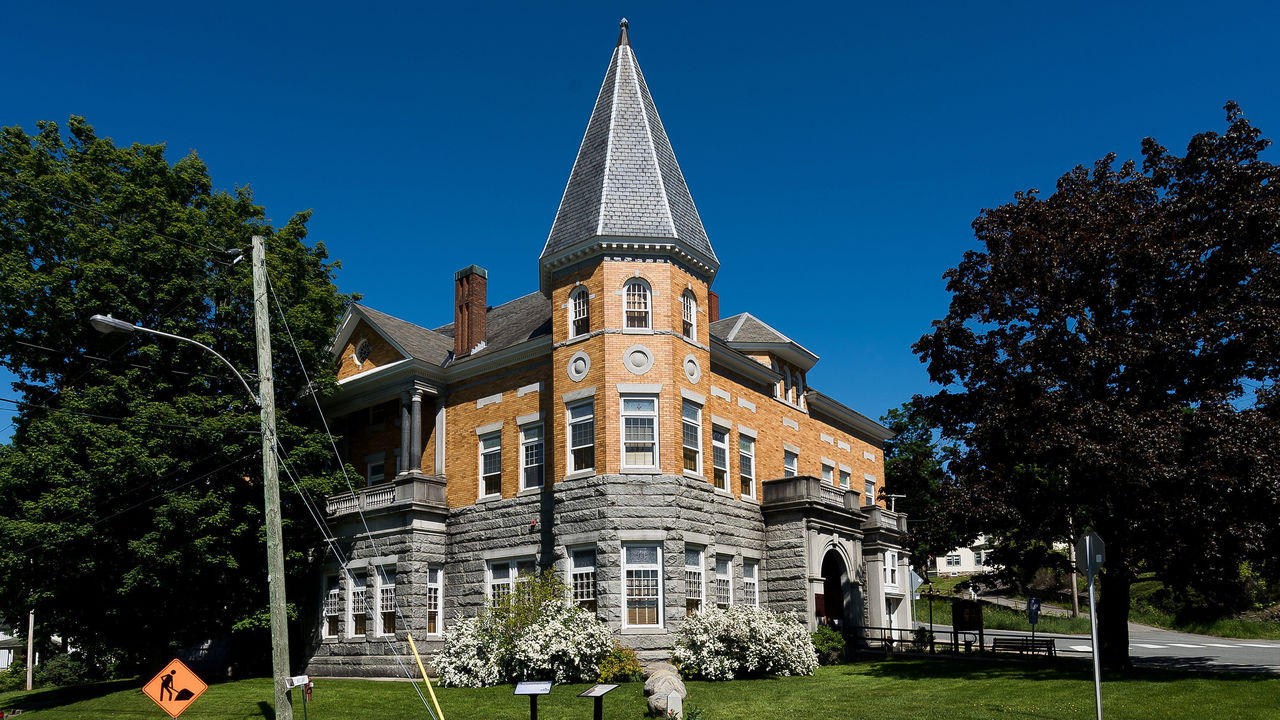 The  Haskell Free Library, on the border between Stanstead and Derby Line.