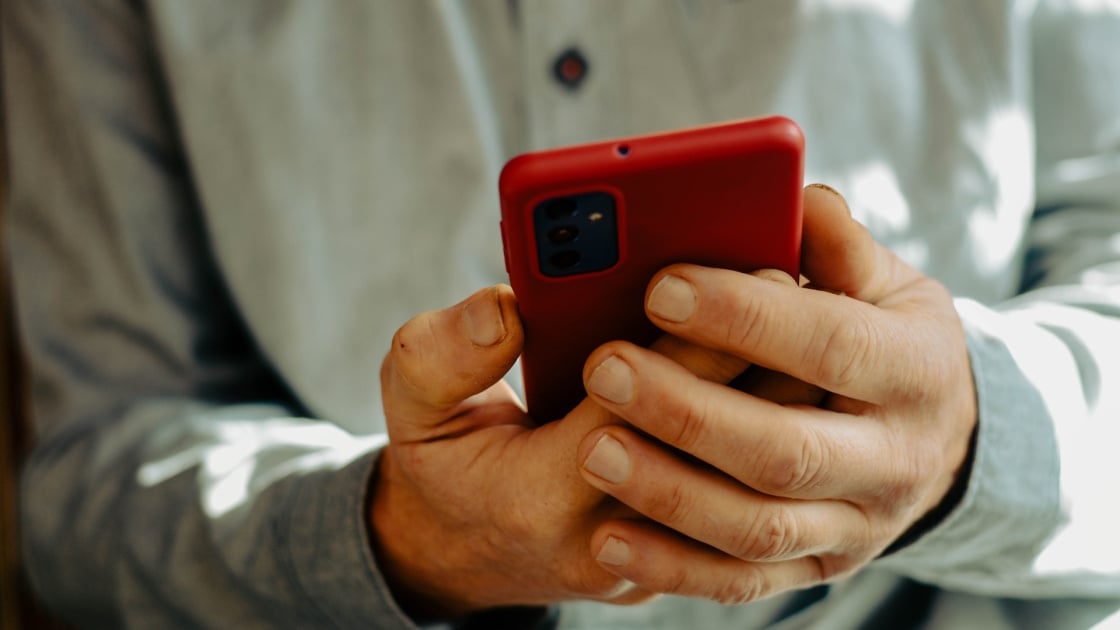Flirty Frauds, Discord Dramas, and Payroll Pirates: This Week in Digital Danger
