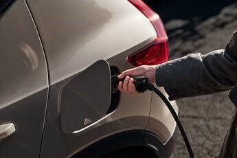 Volvo Cars reports March sales