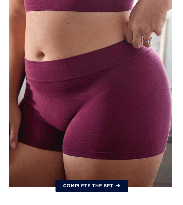 seamfree underwear image animation on models / complete the set