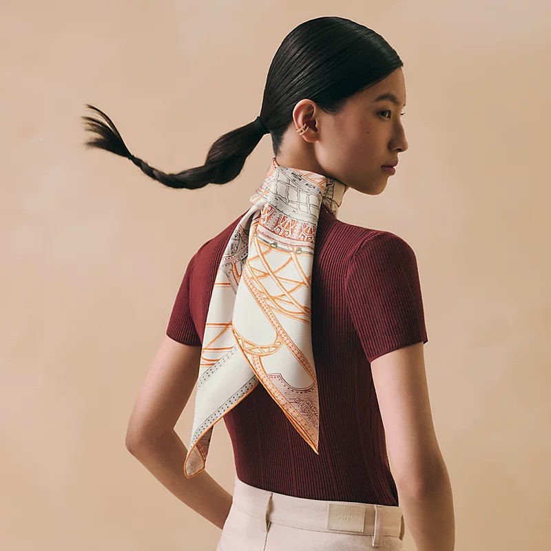 Visual of Chevaux d'Hephaistos scarf 90