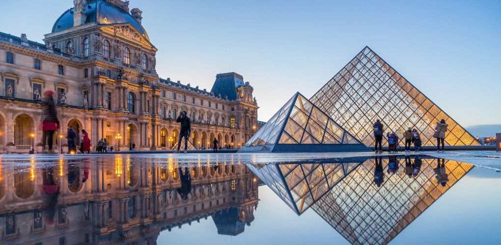 Nighttime Reflection Louvre Museum Pyramid Paris