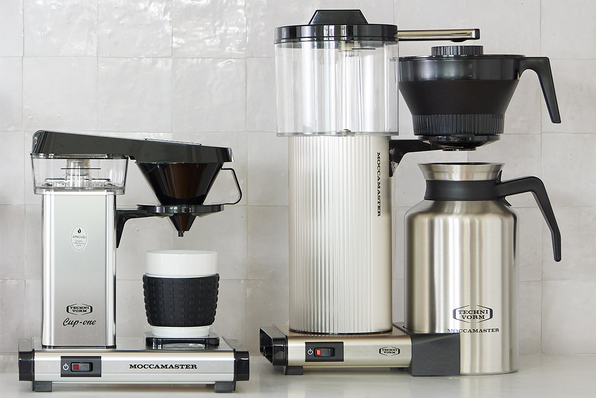 Image of a single cup brewer and a large-capacity brewer.