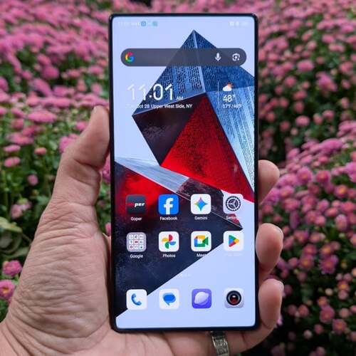 This $749 Gaming Phone Has Liquid Cooling You Can Actually See