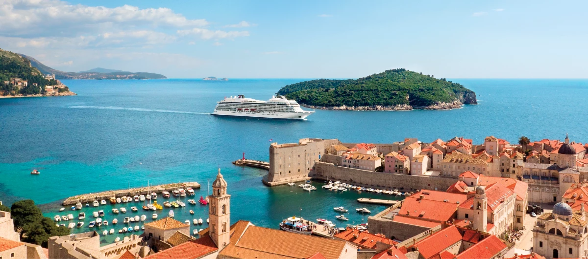 Sea Passing Lokrum Island Townscape Dubrovnik