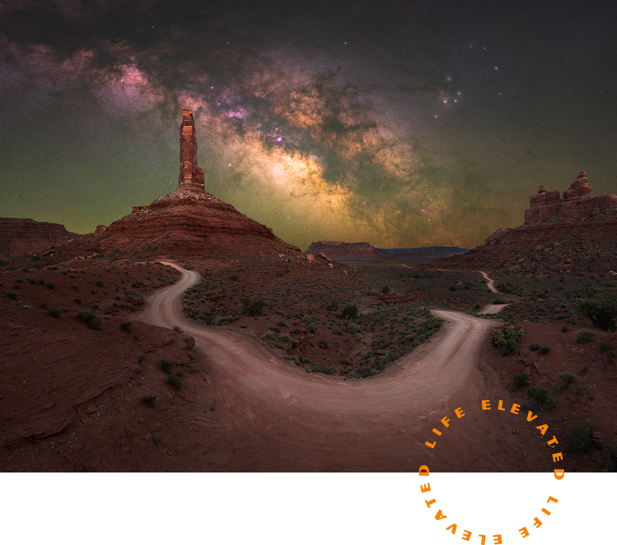 a picture of a dirt road in the desert
