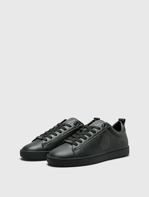black blanco trainer