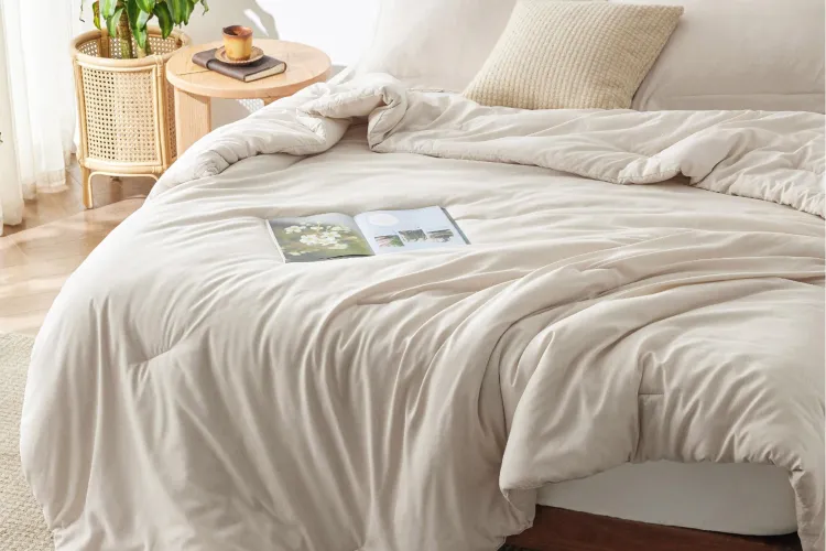 This Popular Comforter Is So Soft, Shoppers Compare It to ‘5-Star Hotel Bedding’