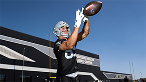 Brock Bowers 'ready to roll' in OTAs after battling injuries last season