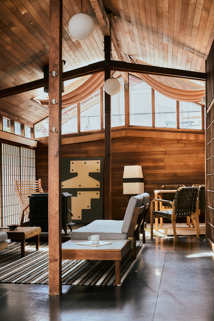 ITCO Staged Houseboat in Seattle's Portage Bay with Keeps