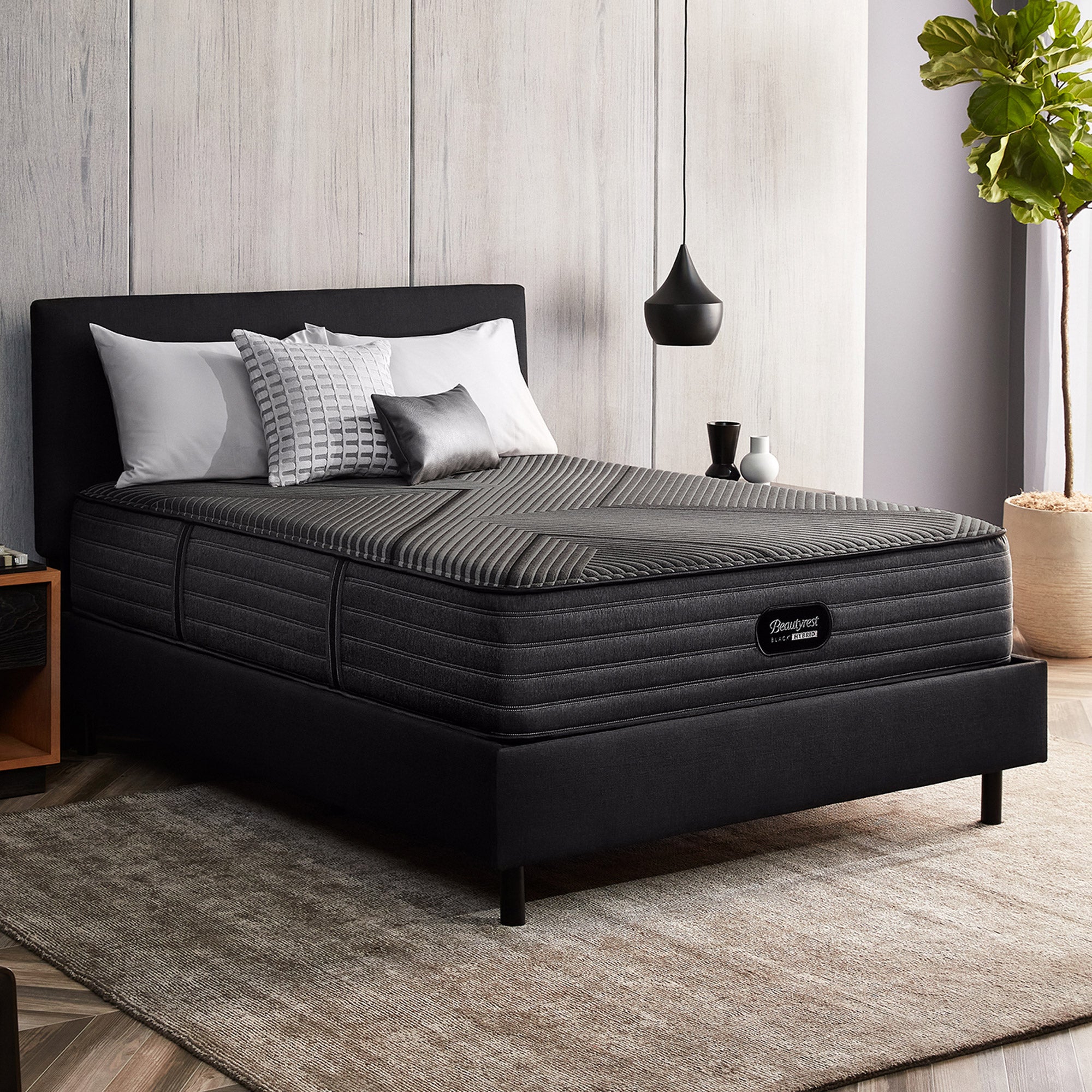 Beautyrest Black Hybrid LX Class 13.5-inch Medium Mattress