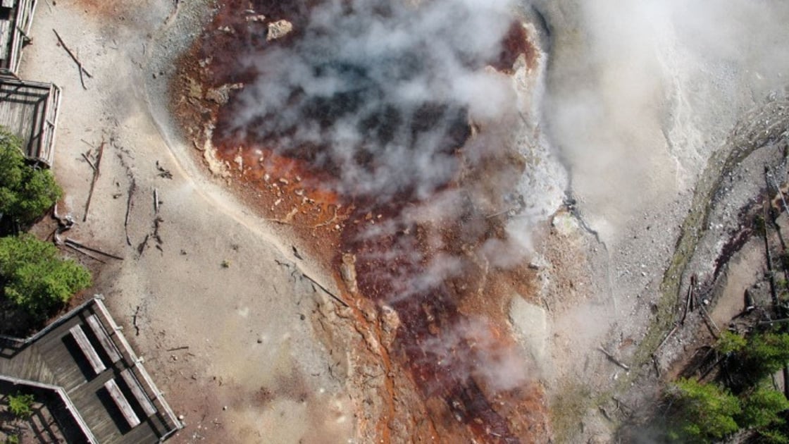 Echinus Geyser