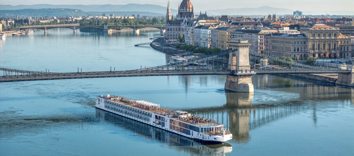 Longship Modi Szechenyi Chain Bridge Budapest