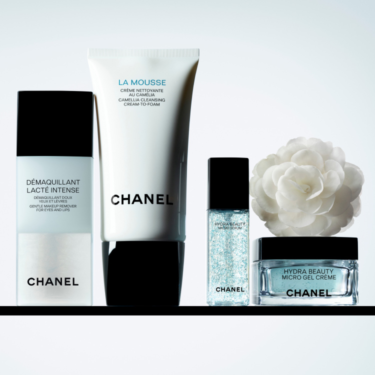 THE ESSENTIAL CAMELLIA-INFUSED ROUTINE