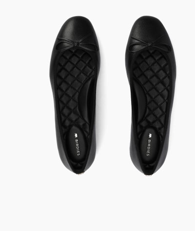 The Hummingbird in Noir Leather