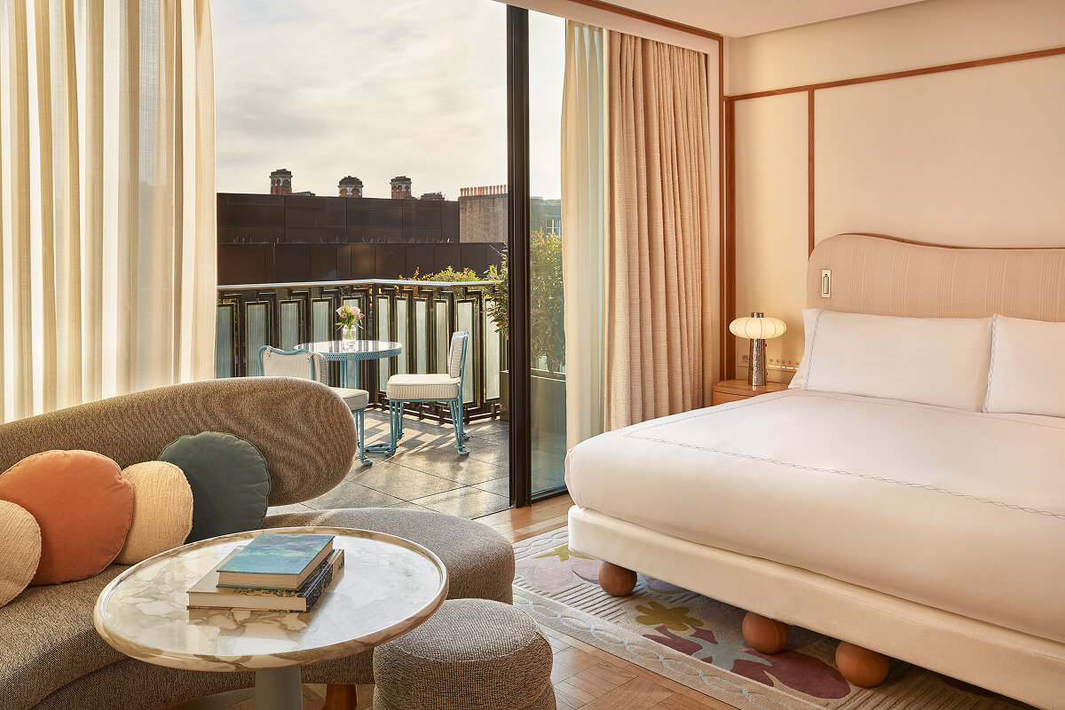 One room with terrace at Claridge's