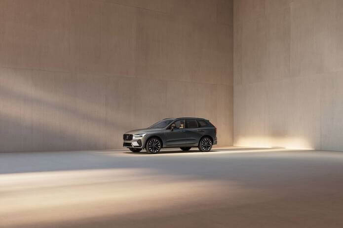 Refreshed Volvo XC60 exterior
