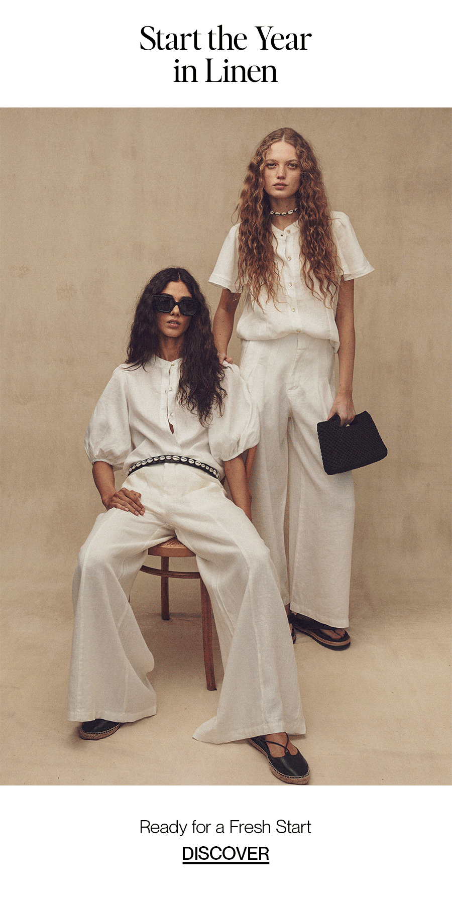 Lightweight, feminine, and sophisticated, it is a versatile garment that elevates any look: from a relaxed outfit with jeans to a more elegant evening proposal.