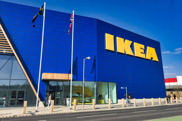 IKEA’s “Beautiful” Dinnerware Set Comes with 18 Pieces and Only Costs $50