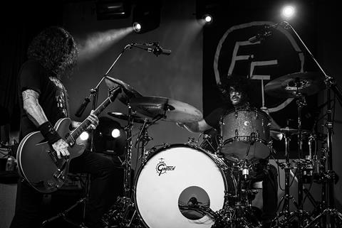FOO FIGHTERS LIVE