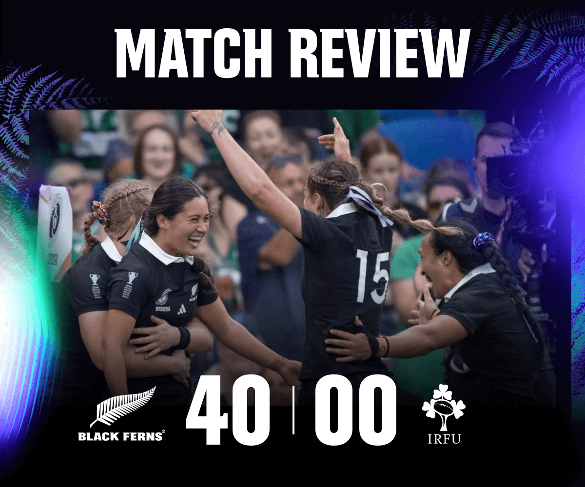 Black Ferns players celebrating a try 