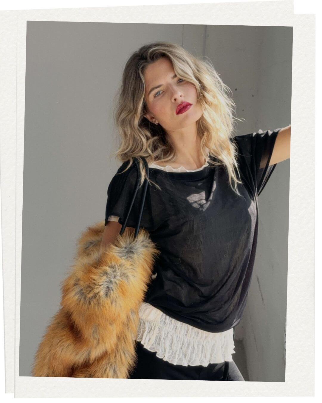 Image of RUCHED ROSS SLVLESS TOP