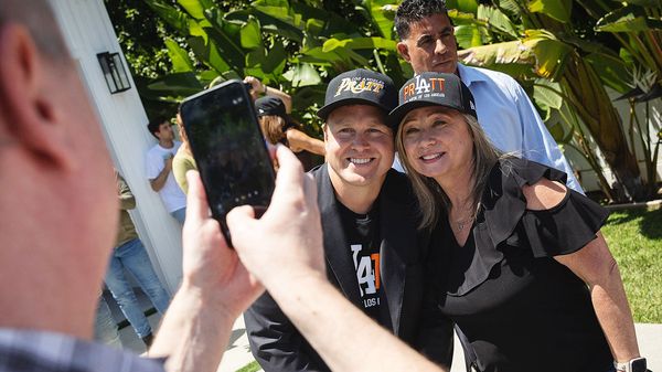 Los Angeles mayoral candidate Spencer Pratt poses with a supporter during a Community Meet and Greet event.