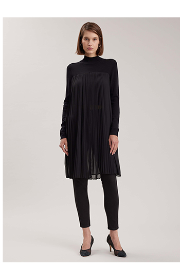 Black Luxury Viscose Knit With a Mock Neck and Long Sleeves