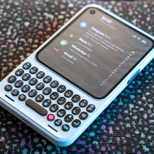 I Tried the Clicks Communicator Phone and It Left Me Nostalgic for the BlackBerry Era