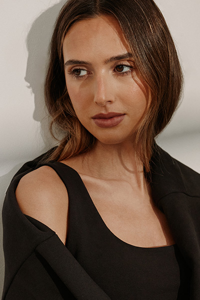 CLOSE UP FACE SHOT