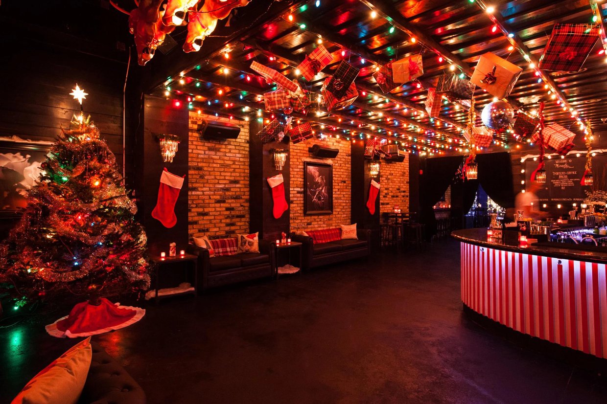 The Roosevelt Room at The Eleanor in Austin, TX decorated.