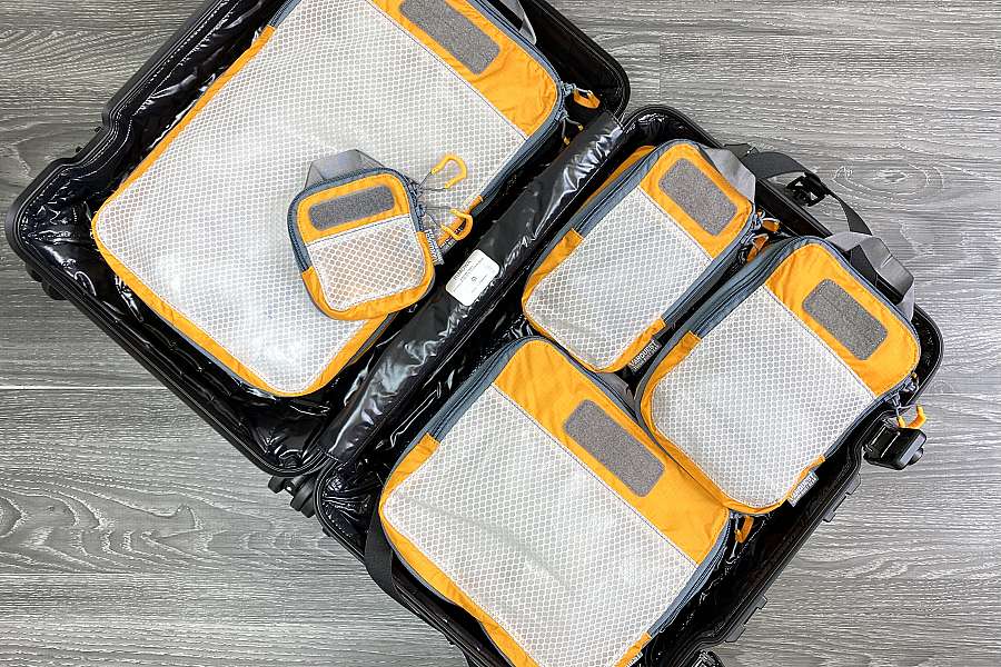 STICKY Cubes expand and compress your gear.